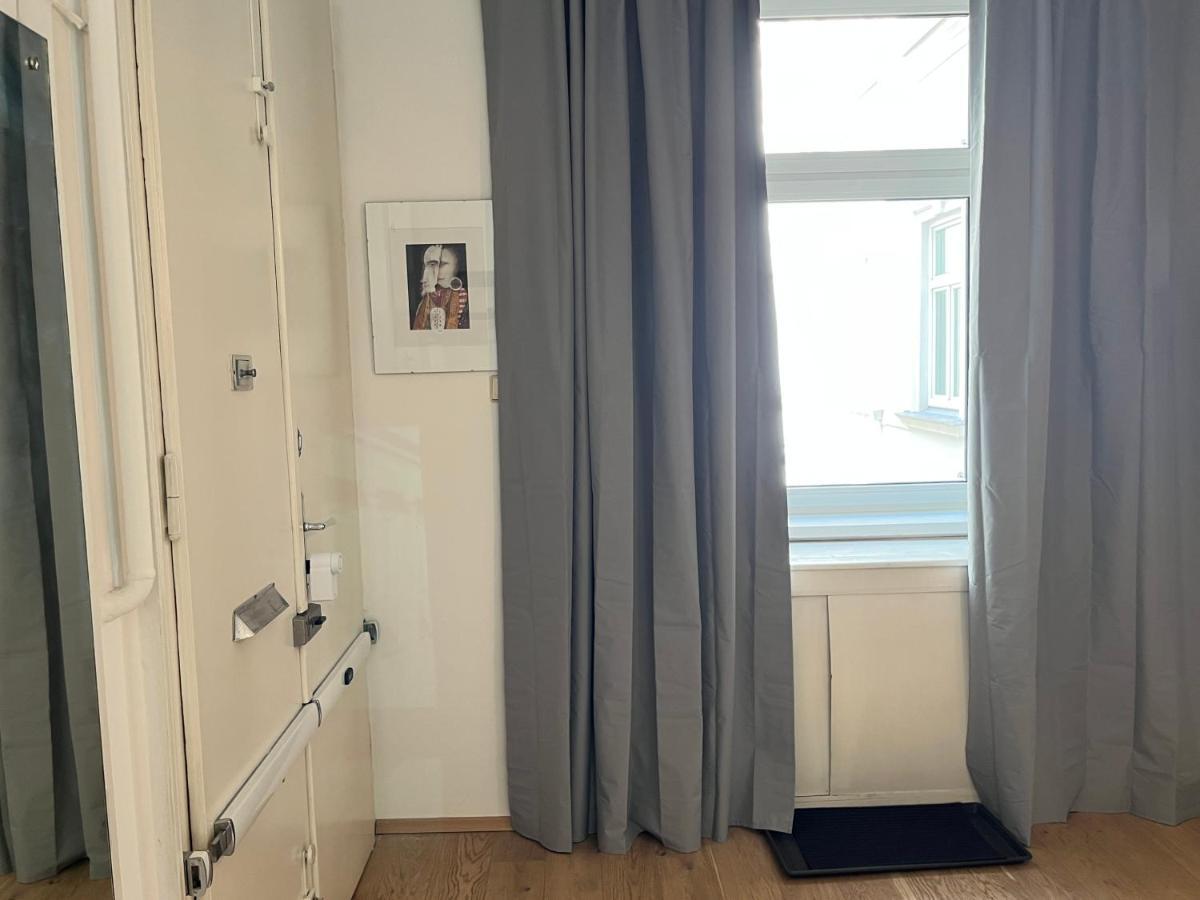 Appartamento Stylish Apt Near Urania 1br *