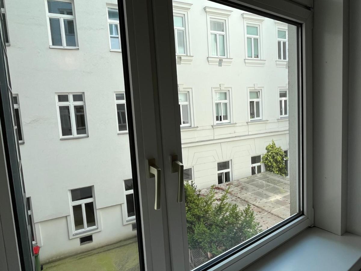 Appartamento Stylish Apt Near Urania 1br *